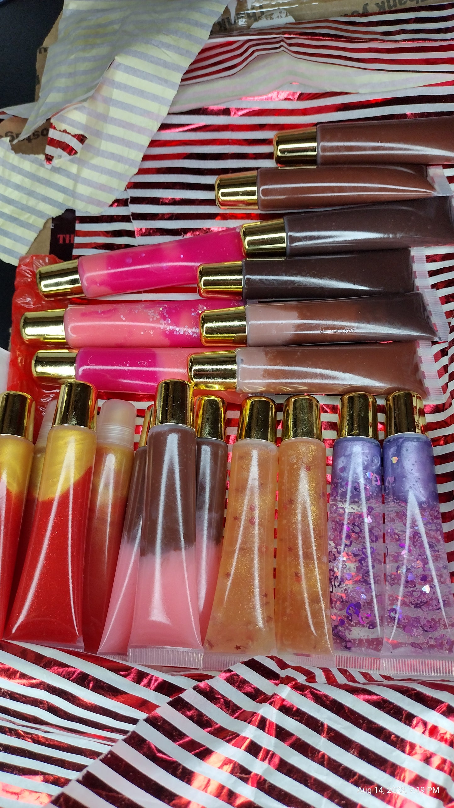 PREFILLED CUSTOMIZABLE GLOSS BOXES.